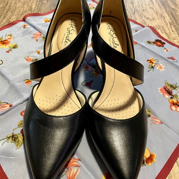 Life Stride Shoes - Life Stride pump, like new! Worn once! Step in! Very comfortable! Size 8.5